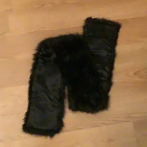 NWOT Unreal Fur Faux Fur Stole